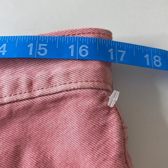 Levi’s 501 Original Denim Shorts Pink. Size 31 / 12