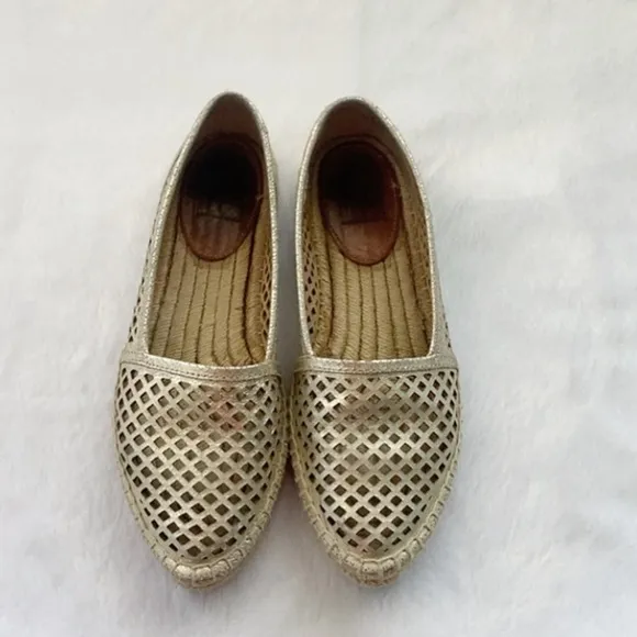 Like New Gold Frye Lee A Line Perf Shoes, size 7