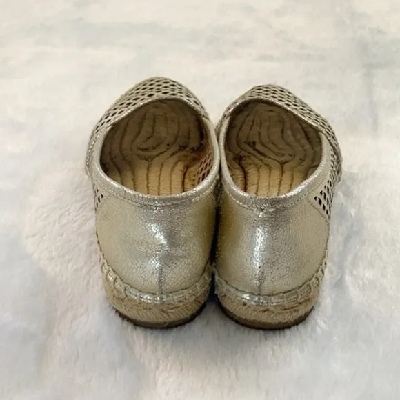 Like New Gold Frye Lee A Line Perf Shoes, size 7