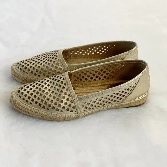 Like New Gold Frye Lee A Line Perf Shoes, size 7