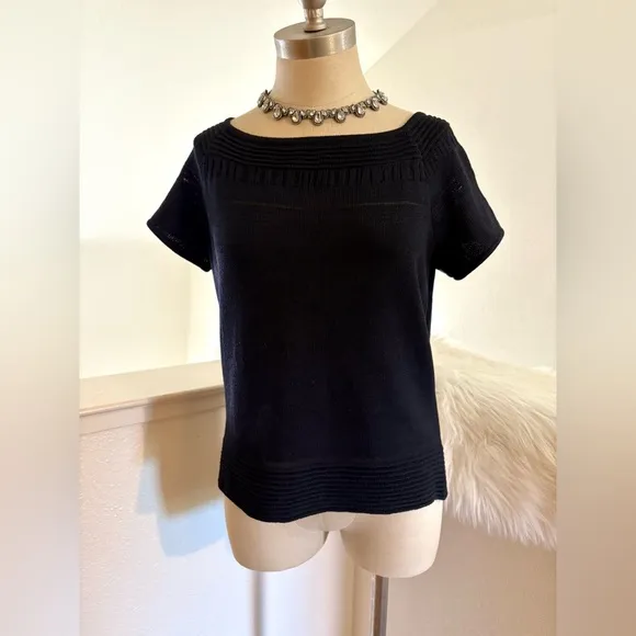 Like NEW!!! S Elegant Black St. John’s Knit Sweater