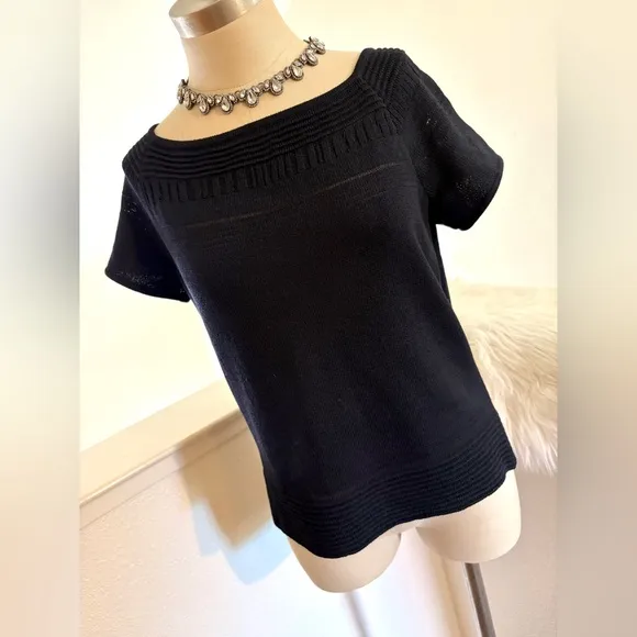 Like NEW!!! S Elegant Black St. John’s Knit Sweater