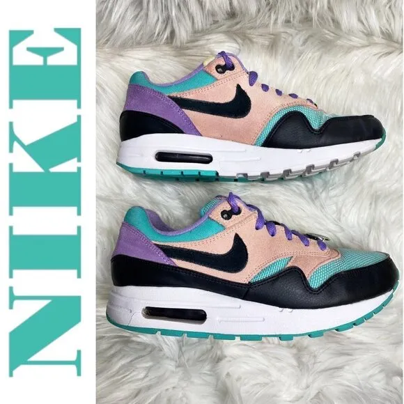 LIMITED EDITION NIKE AIR MAX Have A Nike Day Smiley Face, Women’s 9