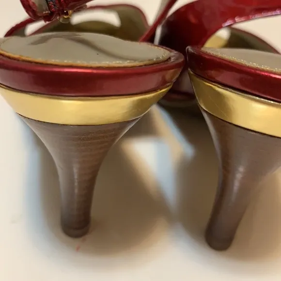 LIZ CLAIBORNE CANDY APPLE RED HOLIDAY HEELS PATENT LEATHER  5.5 M NEW POPPY