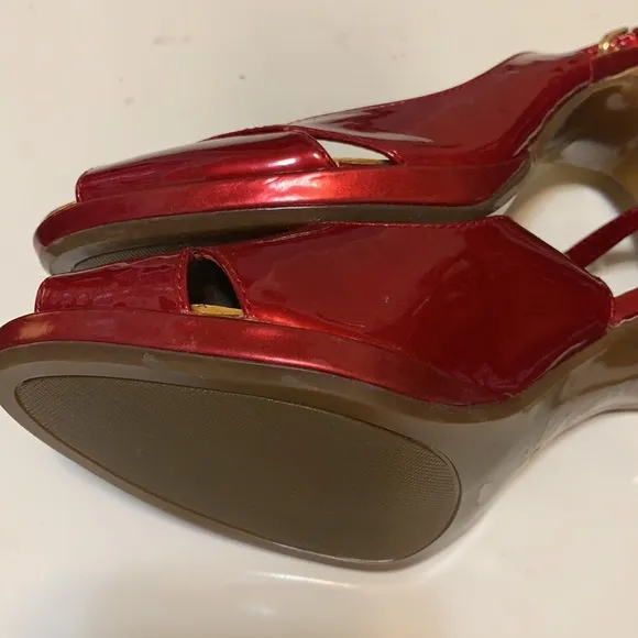 LIZ CLAIBORNE CANDY APPLE RED HOLIDAY HEELS PATENT LEATHER  5.5 M NEW POPPY