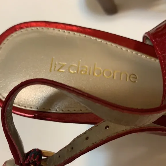 LIZ CLAIBORNE CANDY APPLE RED HOLIDAY HEELS PATENT LEATHER  5.5 M NEW POPPY