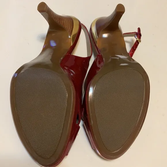 LIZ CLAIBORNE CANDY APPLE RED HOLIDAY HEELS PATENT LEATHER  5.5 M NEW POPPY