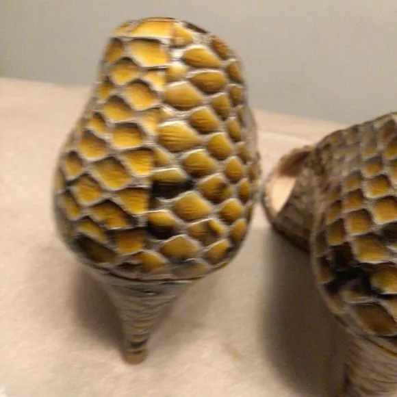 LOEFFLER RANDALL snake skin shoes SZ 9