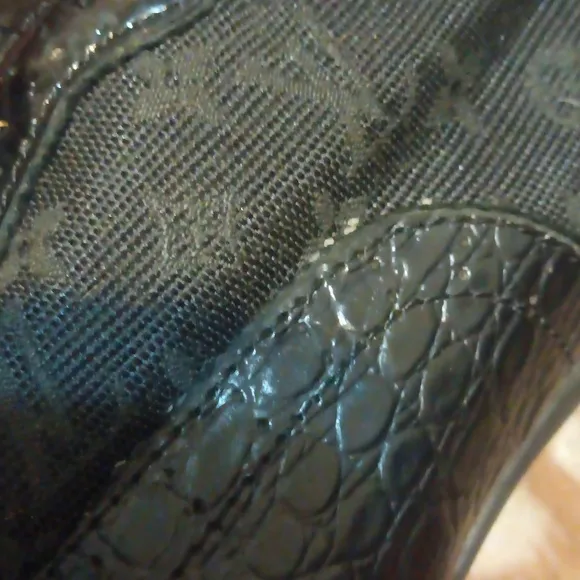 Louis Vuitton Burgundy Patent Leather Lace-Up Wingtip Flats Shoes, Size 9