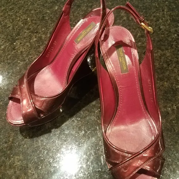 Louis Vuitton Women Purple Amarante Patent Vernis Pantheon Shoes Sz. Eur.39