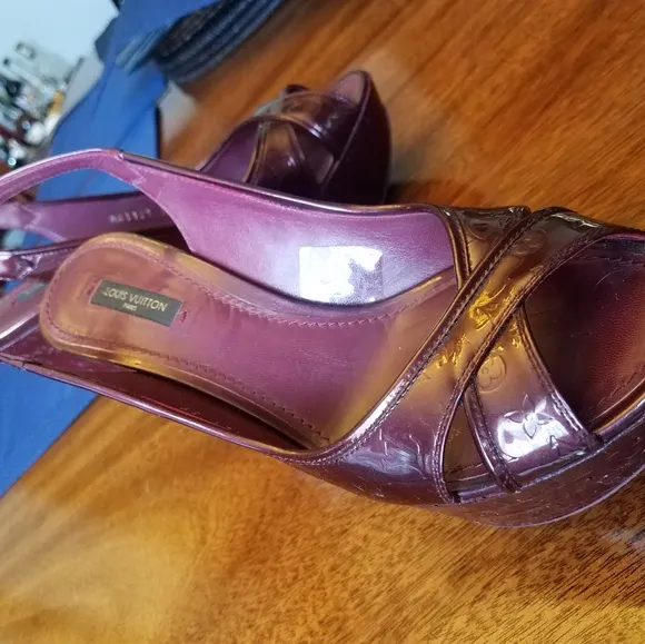 Louis Vuitton Women Purple Amarante Patent Vernis Pantheon Shoes Sz. Eur.39