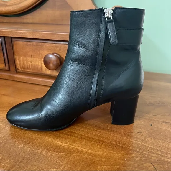 M Grigiarancio  Black Leather Ankle Boots