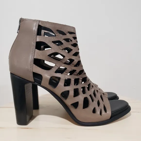 M4DE Chic Cutout Heeled Sandals Sz 8 Taupe Heel Open Toe Ankle Bootie
