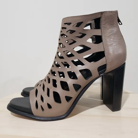M4DE Chic Cutout Heeled Sandals Sz 8 Taupe Heel Open Toe Ankle Bootie