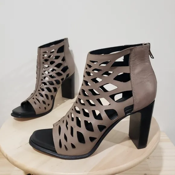 M4DE Chic Cutout Heeled Sandals Sz 8 Taupe Heel Open Toe Ankle Bootie