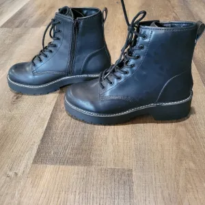 Madden Girl Women's Black Lace-Up Ankle Boots
