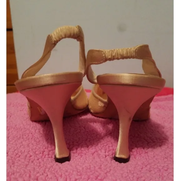 Manolo Blahnik Floral Slingback Heels Size 37.5