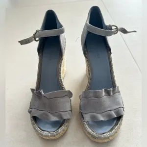 Marc Fisher Kandria Blue Suede Ruffle Open Toe Wedge Espadrille Sandals Size 8.5