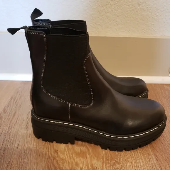 Marc Fisher Patrick lug sole booties in black women's shoes size 6