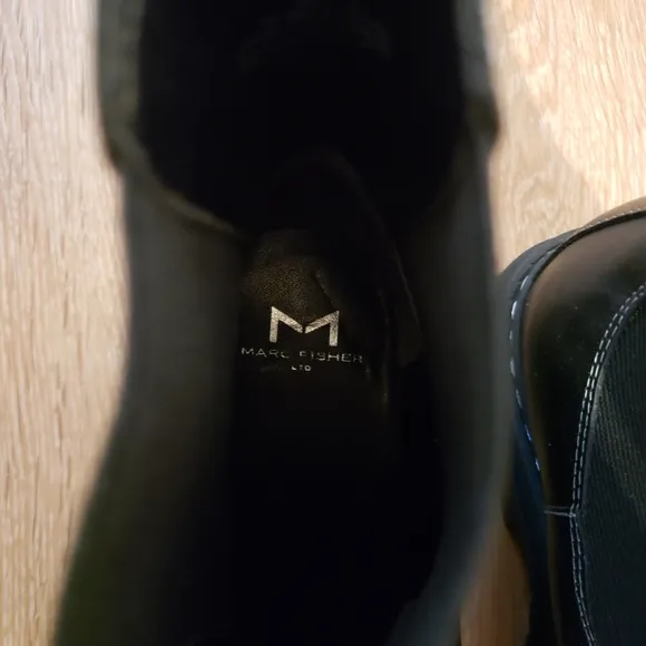 Marc Fisher Patrick lug sole booties in black women's shoes size 6