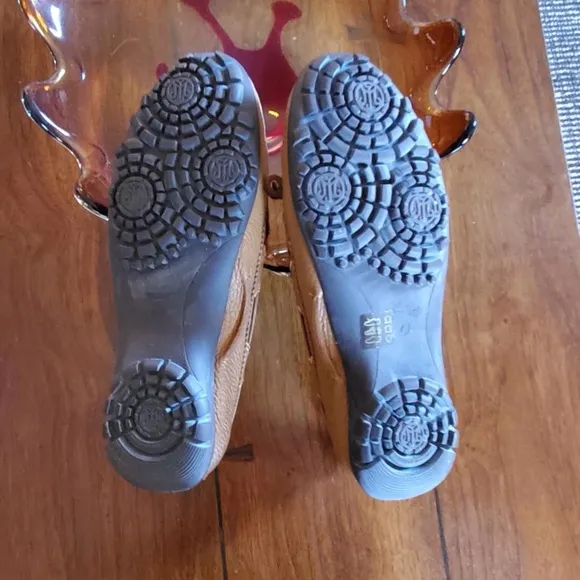Marc Joseph New York Women’s Cypress Hill Golf Shoes Size 7