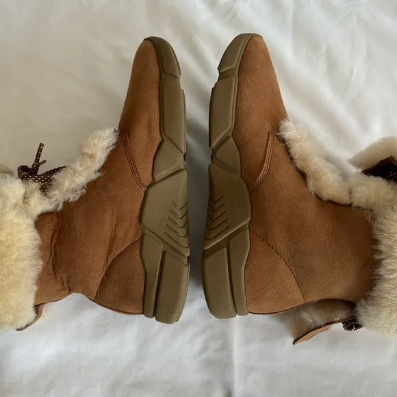 Mark Nason Apres - Sherpa lined, lace up tan boots.  Women’s size 7