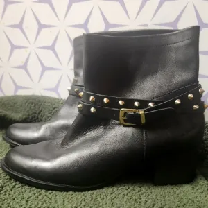 Matisse Women's Rocker Studded Black Ankle Boots Size 8.5 Amazing Condition!!!