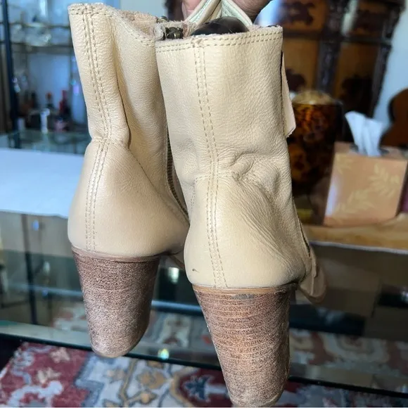 “MATISSE”pure leather , Tan Peep-Toe Ankle Boots, 👢, made in Brazil,pre loved 🥰