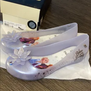 Mel by Melissa frozen size 2