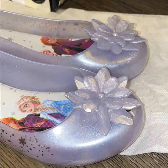 Mel by Melissa frozen size 2