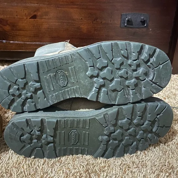 Men’s 8-8.5 Vibram Tan and Army Green Military Boots
