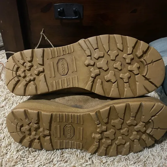 Men’s 8-8.5 Vibram Tan and Army Green Military Boots