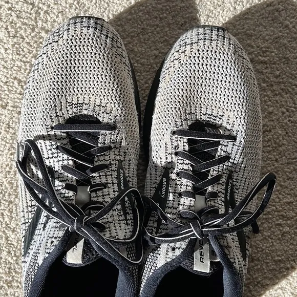 Men's Brooks Revel 3 mesh athletic running shoes - GUC