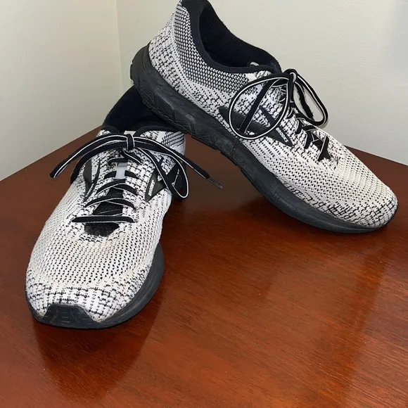 Men's Brooks Revel 3 mesh athletic running shoes - GUC