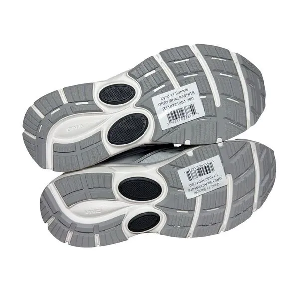Men’s brooks DYAD orthopedic shoes size 9 Gray