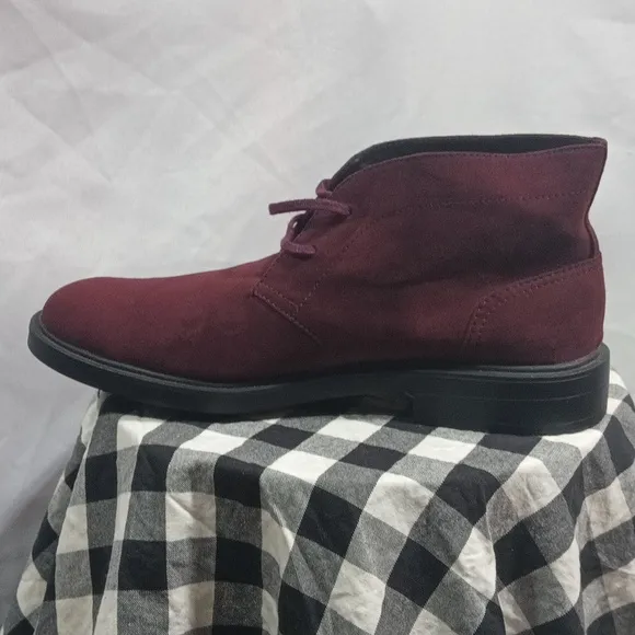 Men's Burgundy Suede Chukka Boots