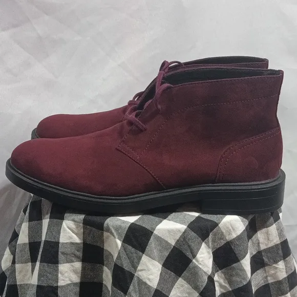 Men's Burgundy Suede Chukka Boots
