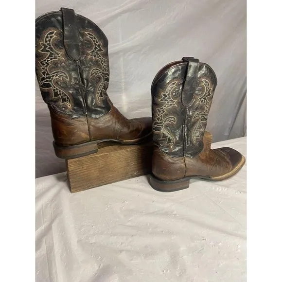 Men's Dan Post Franklin Distressed Cowboy Boots-Size‎ 8.5D