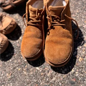 Men's Tan Suede Chukka Boots