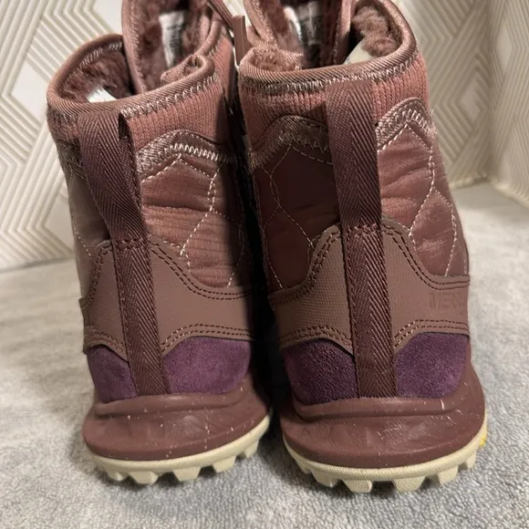 Merrel Women's pink Purple mauve color Hiking Boots vibram women’s 8 primaloft