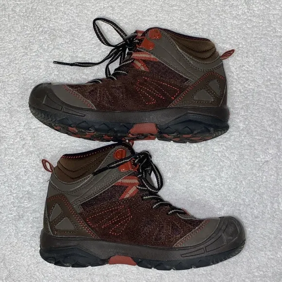 Merrill Capra mid waterproof boys hiking boot size 13