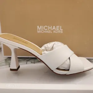 Michael Kors Clara Mule Leather Sandals Optic White Size 6. NIB.