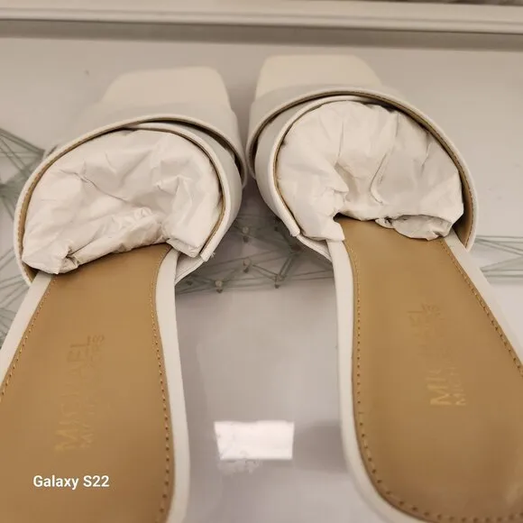 Michael Kors Clara Mule Leather Sandals Optic White Size 6. NIB.