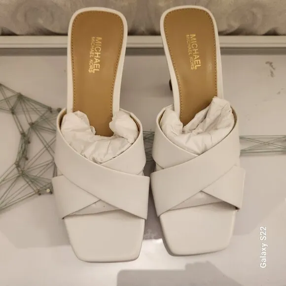 Michael Kors Clara Mule Leather Sandals Optic White Size 6. NIB.