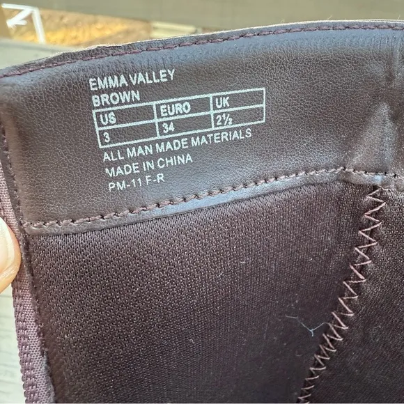 Michael Kors Emma Valley Girls Boots in Brown size 3