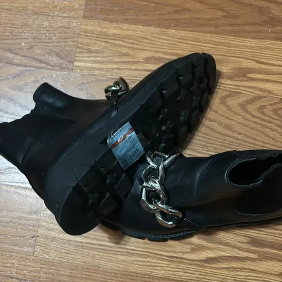 MICHAEL KORS SCARLETT BOOTIE LEATHER SIZE 6.5M COLOR BLACK CHAIN