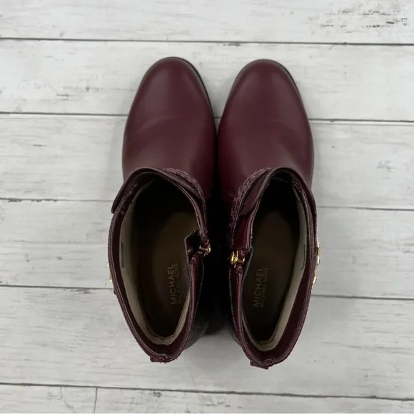 Michael Kors Women's Rory Burgundy logo  trim Ankle Boots size 10 Gold accents