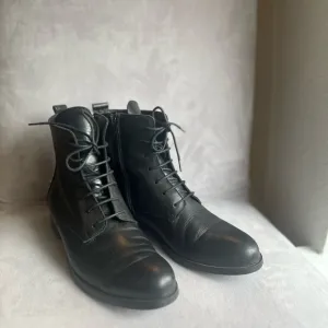 Minelli  Black Leather Boots Minelli women size 7.5 made in Italy
