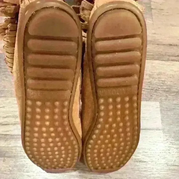 Minnetonka Moccasin, Double Fringe Side Boot, Sz. 9.5