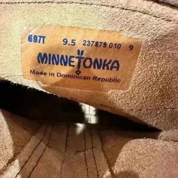 Minnetonka Moccasin, Double Fringe Side Boot, Sz. 9.5
